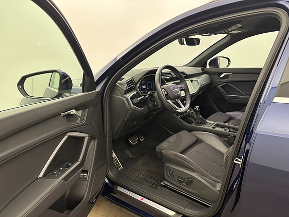 Audi Q3 12 of 25
