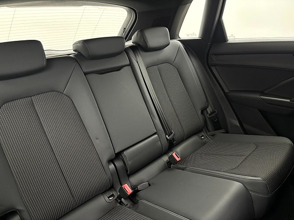 Audi Q3 21 of 25