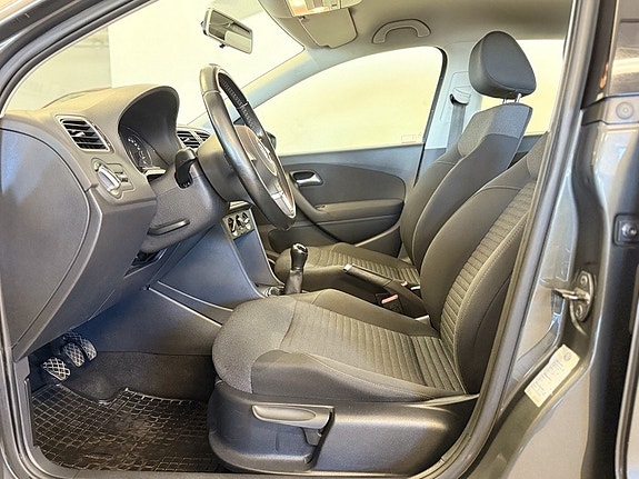 Volkswagen Polo 10 of 14