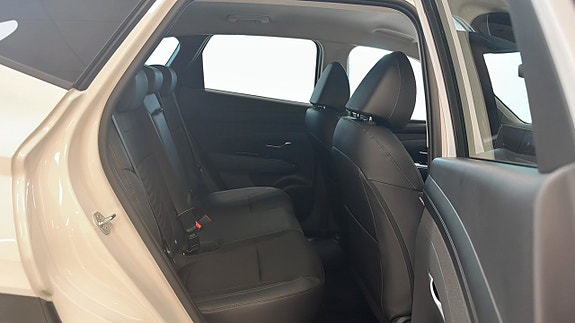 Hyundai Tucson 5 of 9