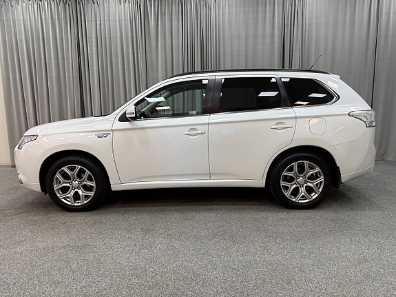Mitsubishi Outlander 2 of 11