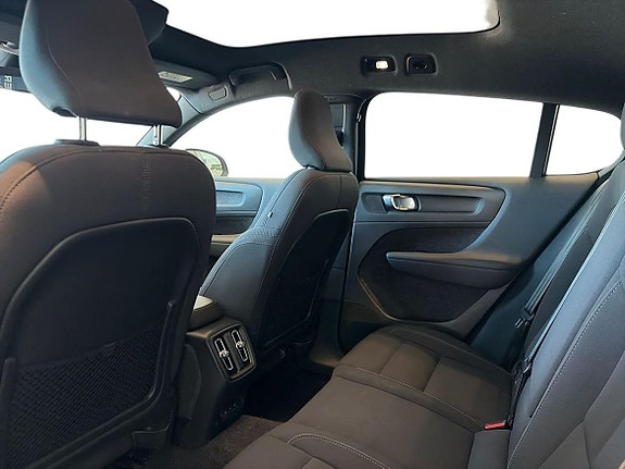 Volvo C40 9 of 23