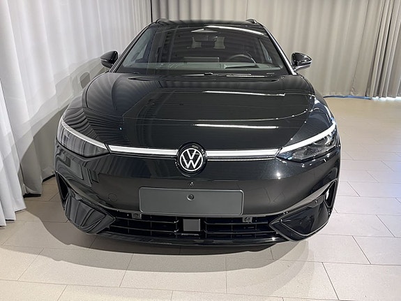 Volkswagen ID.7 2 of 17