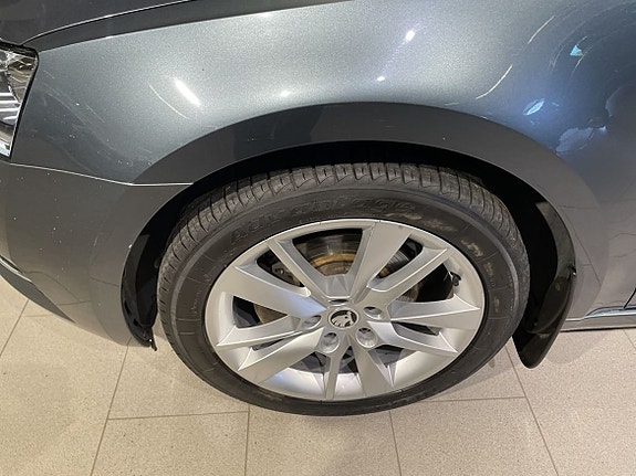 Skoda Octavia 9 of 17