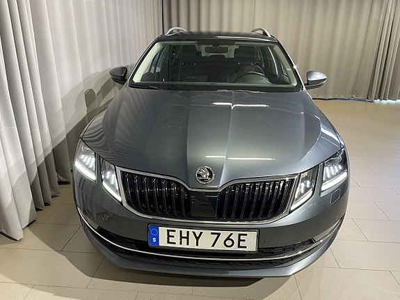 Skoda Octavia 2 of 17