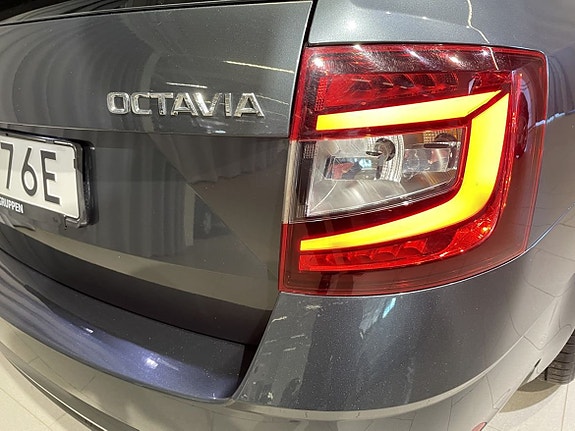 Skoda Octavia 8 of 17