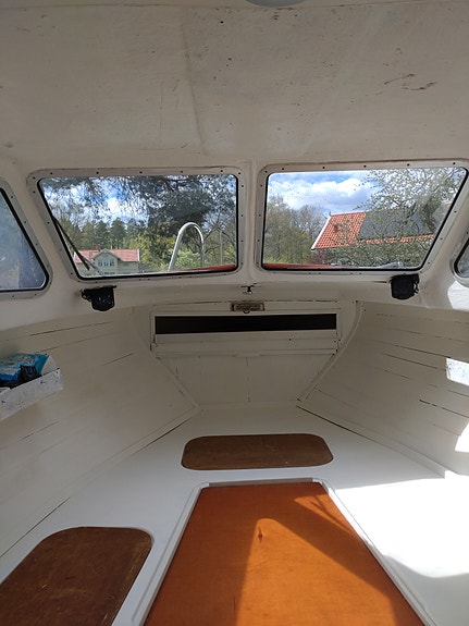 Flipper 570 HT Yamaha F80 med Tiki 1250 bromsad släpvagn 3 of 5