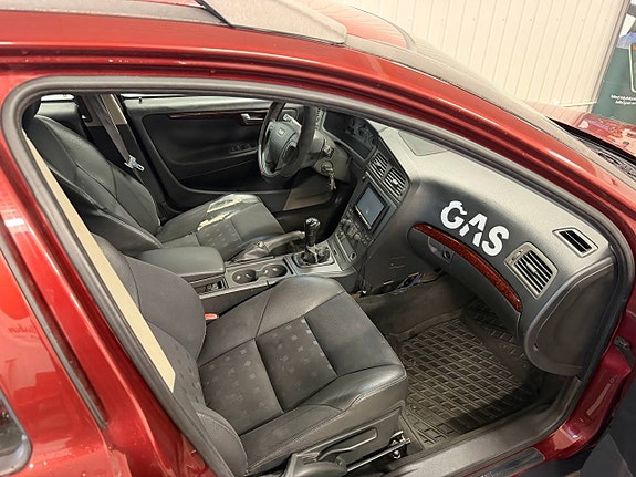 Volvo V70 6 of 9