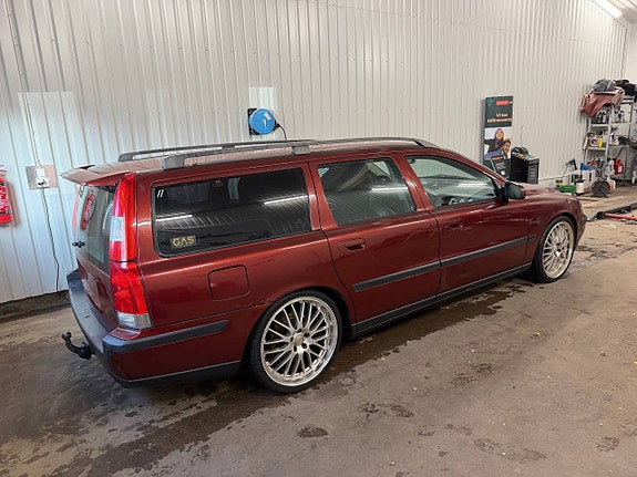 Volvo V70 4 of 9