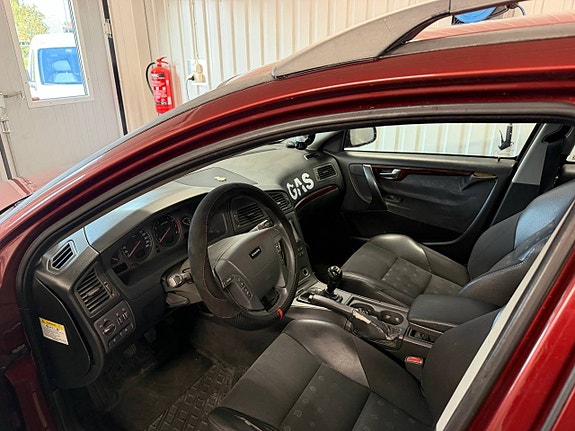 Volvo V70 5 of 9