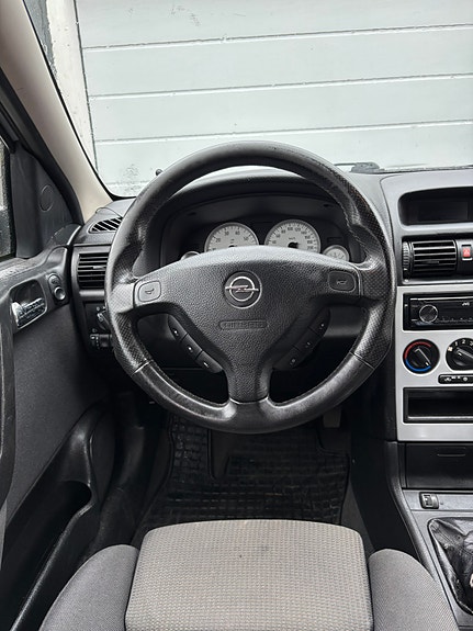 Opel Astra 8 of 10
