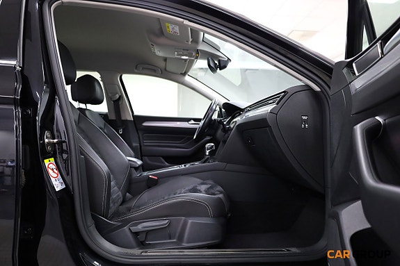 Volkswagen Passat 14 of 27