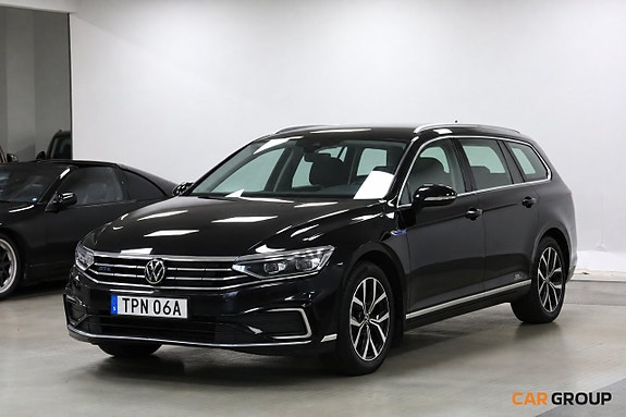 Volkswagen Passat 2 of 27