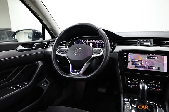 Volkswagen Passat 10 of 27