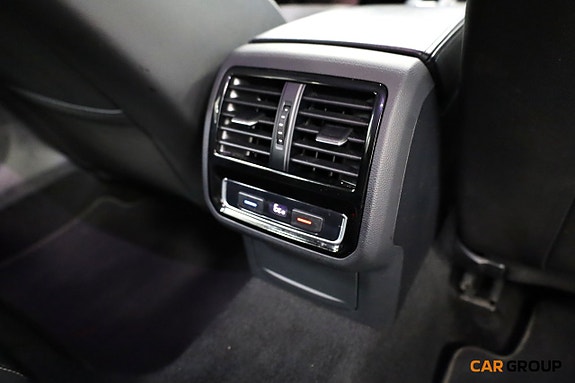 Volkswagen Passat 23 of 27