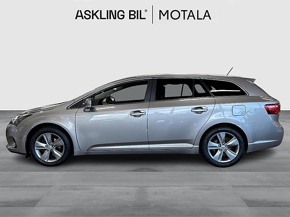 Toyota Avensis 3 of 10