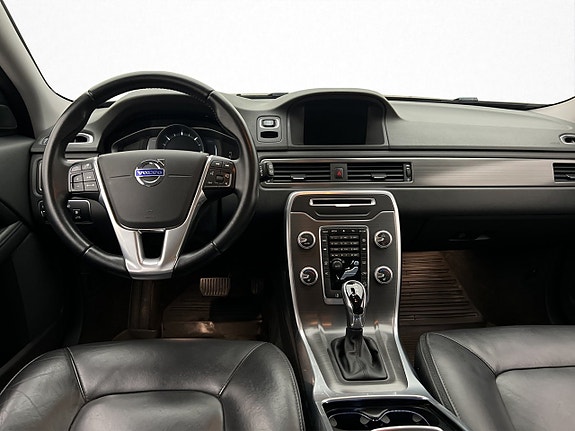 Volvo XC70 13 of 30