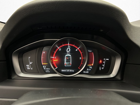 Volvo XC70 16 of 30