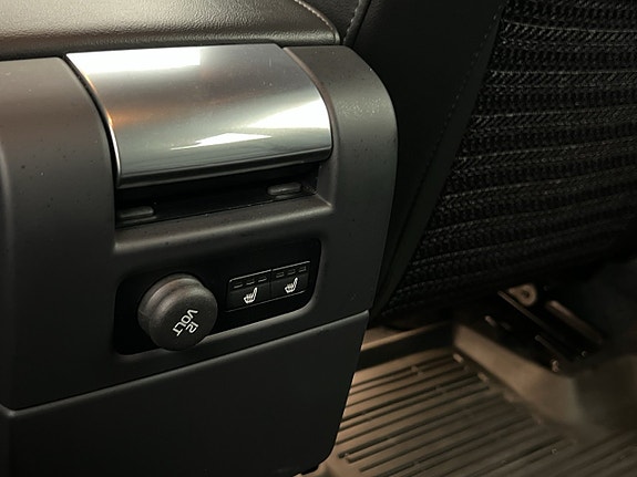 Volvo XC70 27 of 30