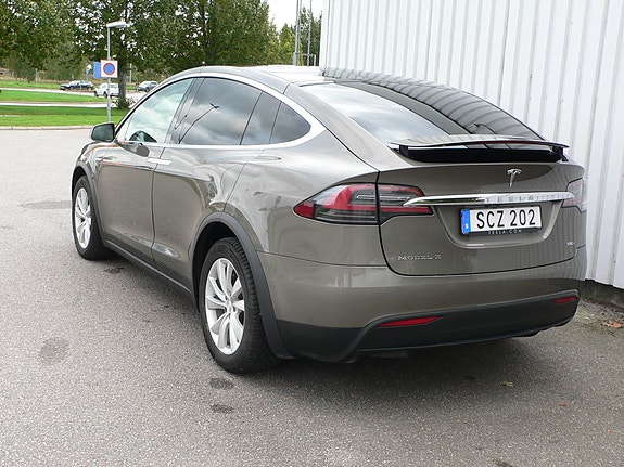 Tesla Model X 2 of 6
