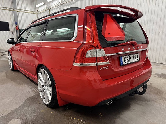 Volvo V70 2 of 12