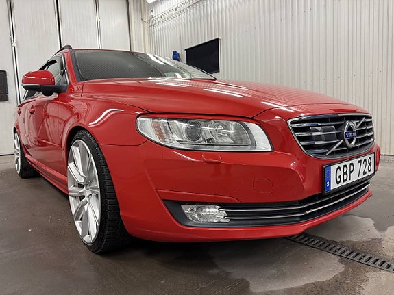 Volvo V70 3 of 12