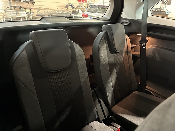 Peugeot 5008 17 of 21