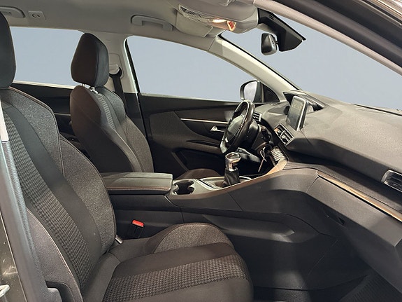 Peugeot 5008 10 of 21