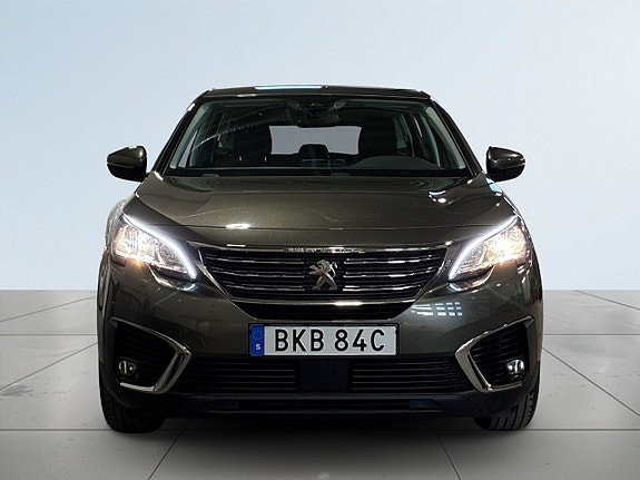 Peugeot 5008 2 of 21