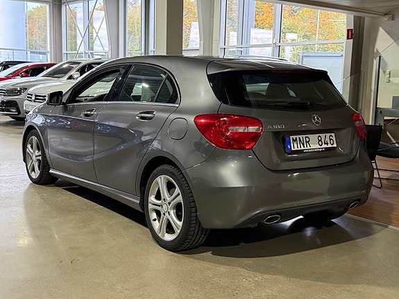 Mercedes-Benz A180 2 of 4