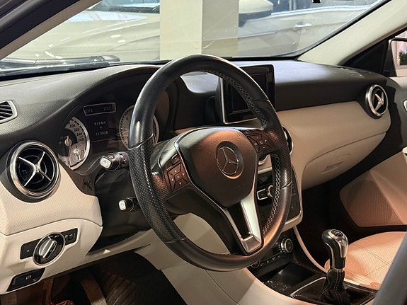 Mercedes-Benz A180 4 of 4