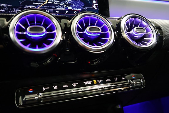 Mercedes-Benz CLA250 e 22 of 30