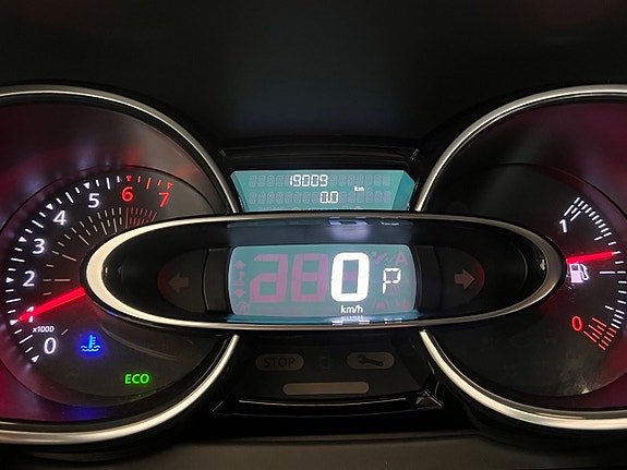 Renault Clio 22 of 26