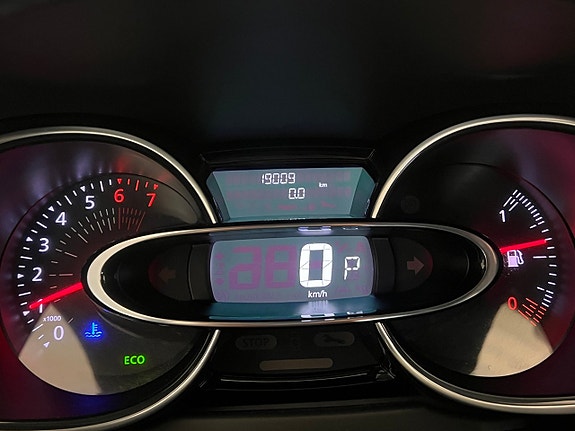 Renault Clio 21 of 26