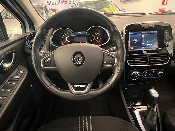 Renault Clio 18 of 26