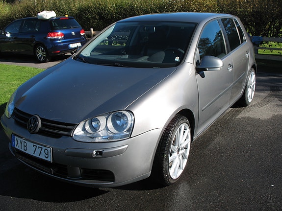 Volkswagen Golf V 2 of 6