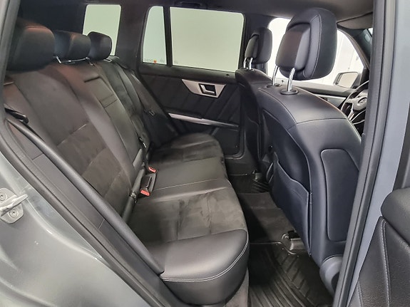 Mercedes-Benz GLK220 9 of 12