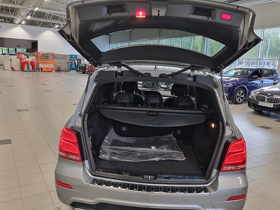 Mercedes-Benz GLK220 6 of 12