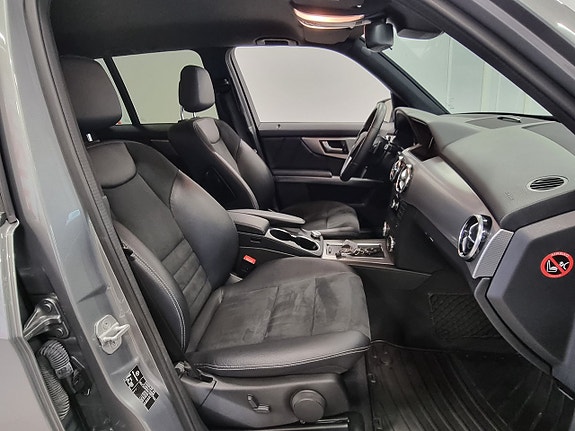 Mercedes-Benz GLK220 7 of 12