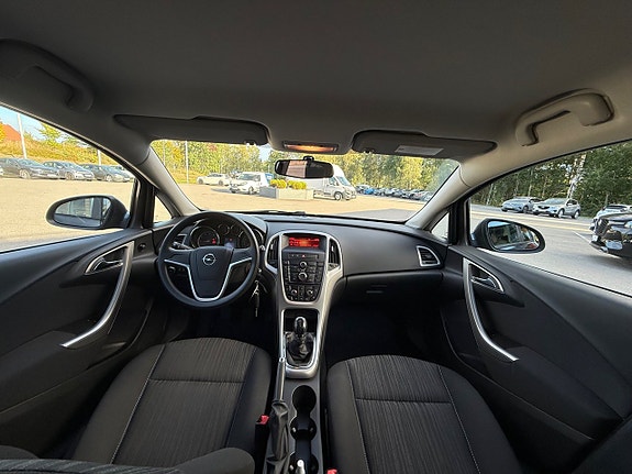 Opel Astra 12 of 15