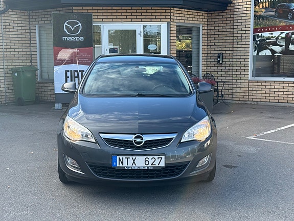 Opel Astra 9 of 15