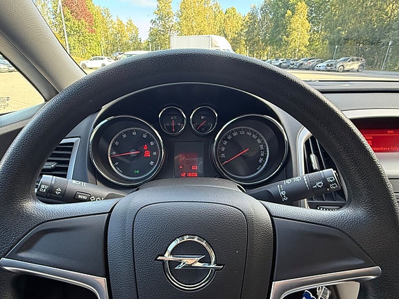 Opel Astra 14 of 15