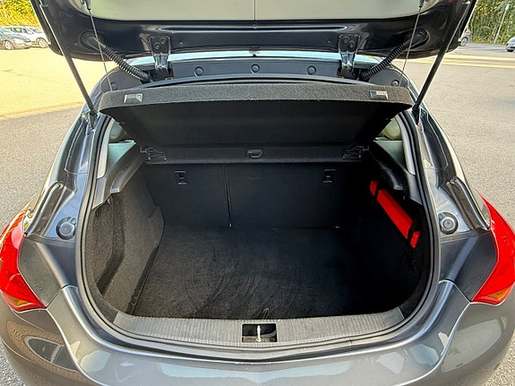 Opel Astra 10 of 15