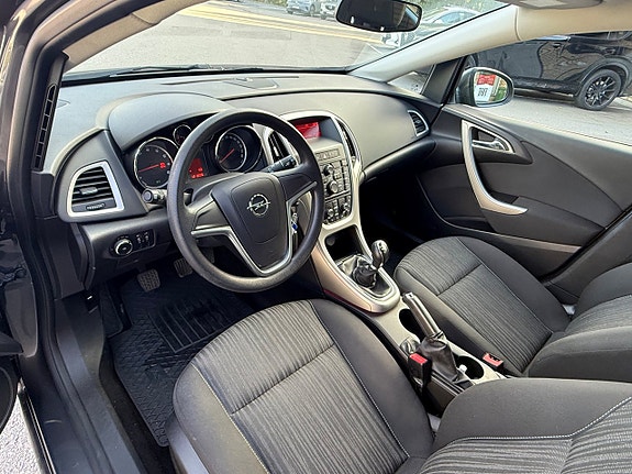 Opel Astra 13 of 15