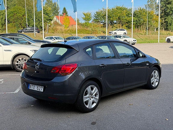 Opel Astra 4 of 15