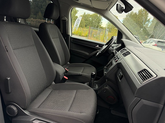 Volkswagen Caddy Maxi 21 of 26