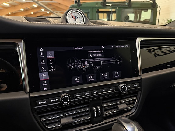 Porsche Macan S 24 of 26