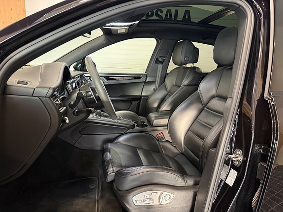 Porsche Macan S 4 of 26