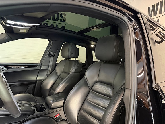 Porsche Macan S 16 of 26