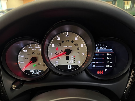 Porsche Macan S 19 of 26